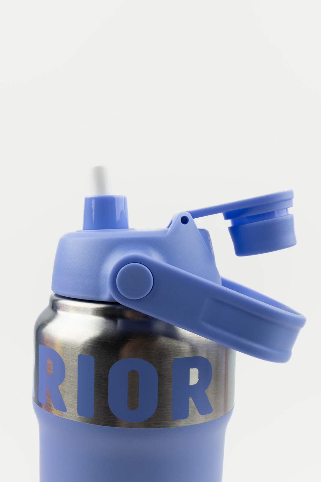close-up of flip straw cap on insulated eco bottle
